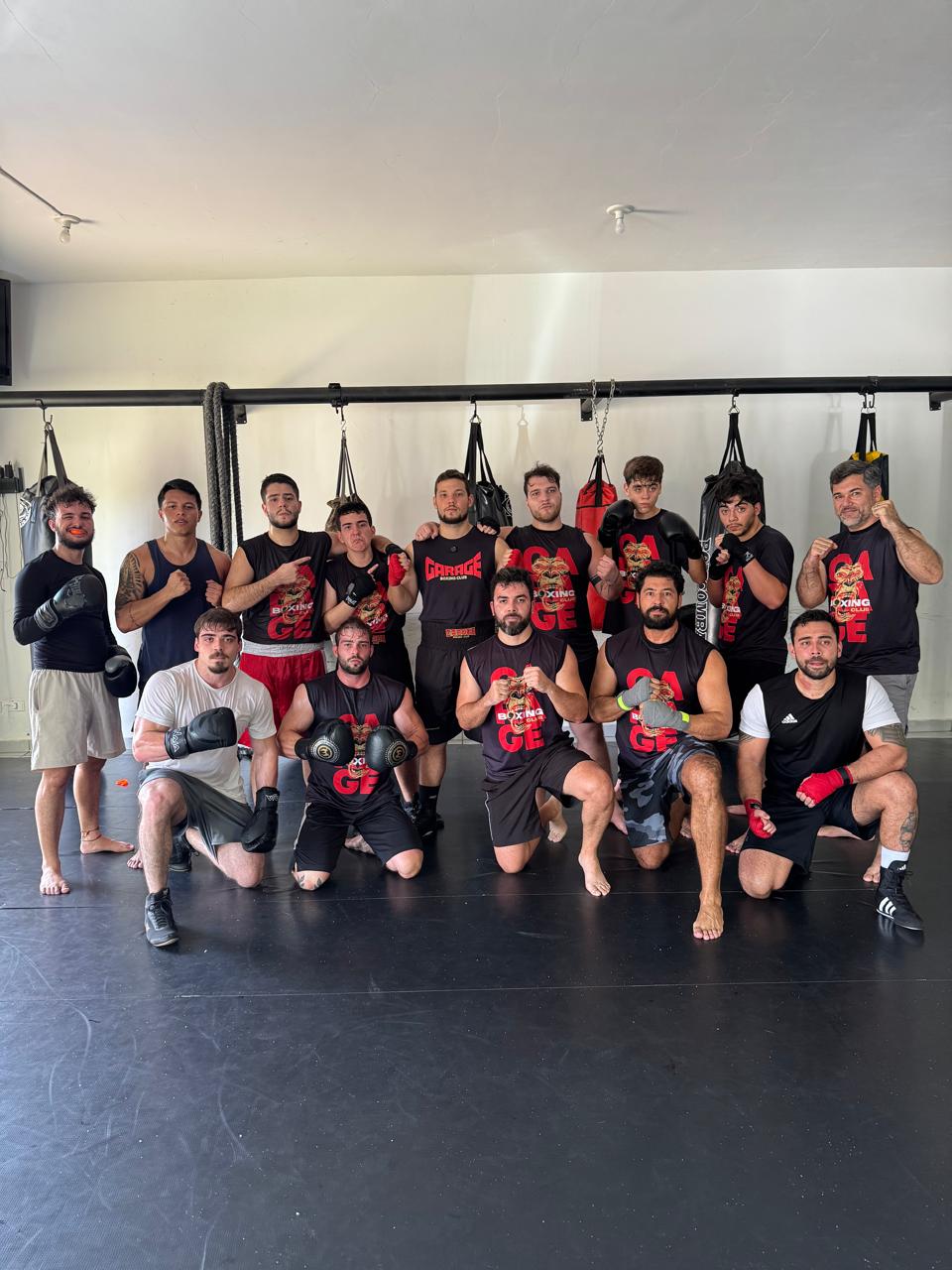 Grupo de alunos Garage Boxing
